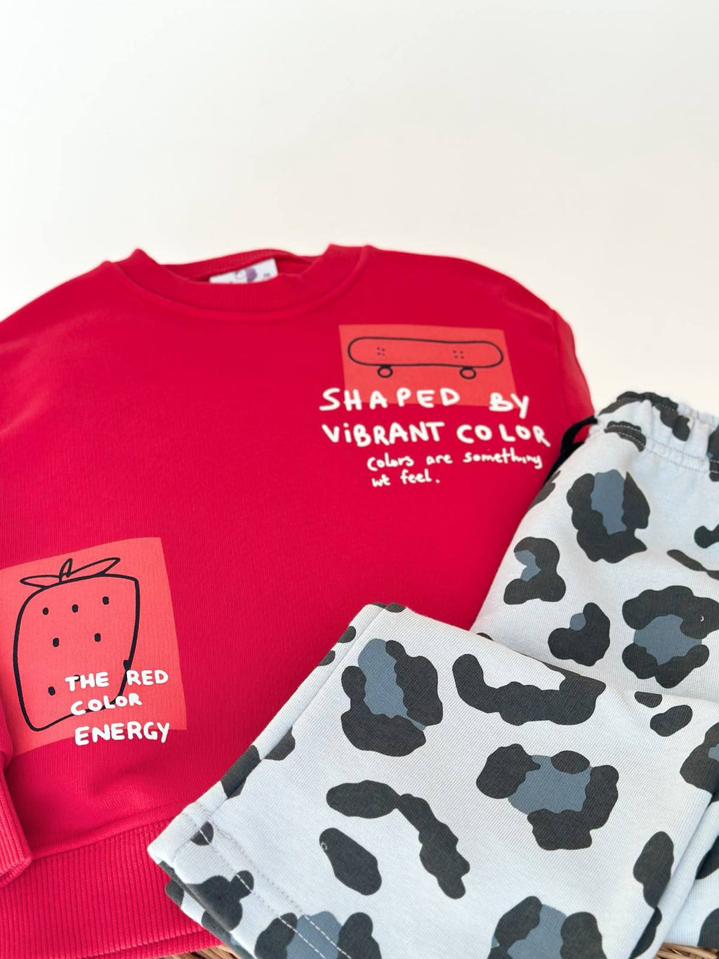 Red Energy Leopard Set – Katoen